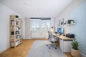 Gemütlich, hell und kunstvoll – 2,5-Zimmer-Wohnung mit 120 m² Gartenparadies – Die vollständige Adresse der Immobilie erhältst du vom Anbieter., 81249 Altaubing, München – Vorschaubild 10