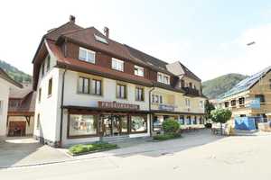 Großes Mehrfamilienhaus mit 3 Wohnungen u. Gewerbeeinheit in Top Lage von Schönau – Gentnerstraße 6, 79677 Lörrach (Kreis) – Vorschaubild 2