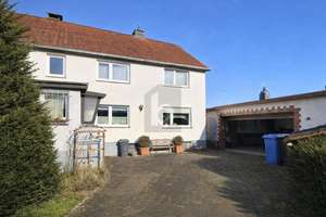 7 ZIMMER, GROßER GARTEN, RUHIGE LAGE – Die vollständige Adresse der Immobilie erhältst du vom Anbieter., 34582 Borken (Hessen) – Vorschaubild 1