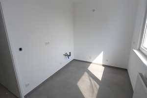 Schicke 2-Zimmerwohnung mit Balkon – Kissinger Str. 42, 40229 Düsseldorf – Vorschaubild 1