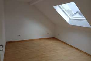 Helle ruhige Dreizimmer-Dachgeschoßwohnung im Kölner Westen mit herrlicher Sonnenterrasse – Am Nußberger Pfad 45, 50827 Ossendorf, Köln – Vorschaubild 6