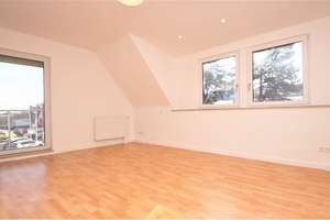 PETS ALLOWED IN FREE STANDING HOUSE! Refurbished in 2021, approx. 200 m², fenced in yard, and garage – 65199 Dotzheim, Wiesbaden – Vorschaubild 7