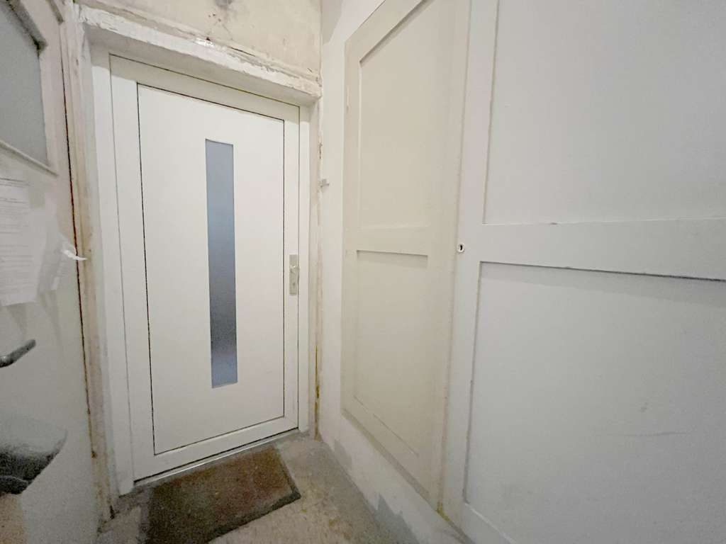 Immobilie in Düsseldorf - Flingern-Süd: Repräsentatives Mehrfamilienhaus mit Entwicklungspotenzial in zentraler Lage - Bild 2