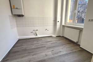 STILLVOLLE 3-ZIMMER-ALTBAUWOHNUNG IN BEGEHRTER LAGE NAHE DER WIESBADENER FUSSGÄNGERZONE! – Die vollständige Adresse der Immobilie erhältst du vom Anbieter., 65185 Mitte, Wiesbaden – Vorschaubild 9