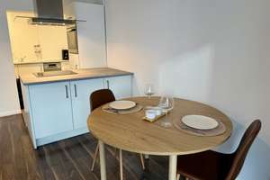 Wohnen mit Charakter: 2-Zimmer-Wohnung in Unterbilk – 40219 Unterbilk, Düsseldorf – Vorschaubild 3