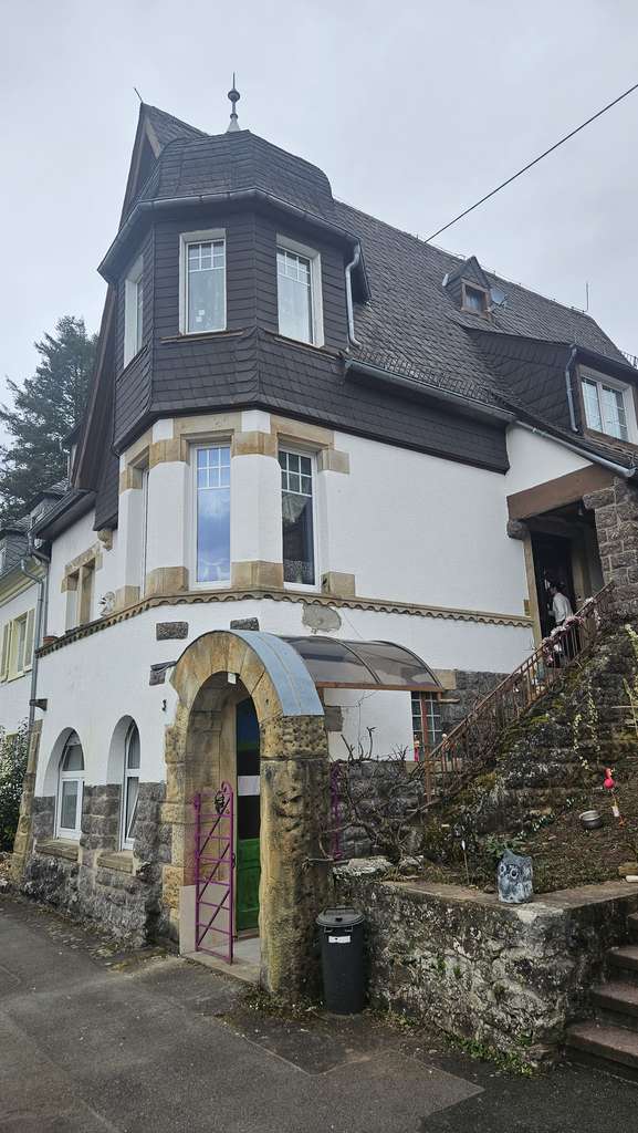 Charmante Villa im zeitlosen Stil – Großes Raumangebot für Familie & Visionen
