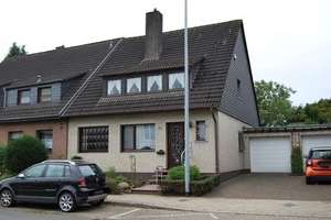Ideal für Familien! Geräumige Doppelhaushälfte mit Garage, Balkon und Garten in Hilden-Süd – Erikaweg 30 c, 40723 Hilden – Vorschaubild 2