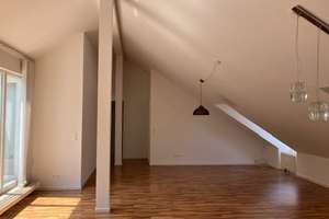 Wunderschöne 2,5 Zi- DG-Wohnung mit Loggia (ca. 93 m²) – Die vollständige Adresse der Immobilie erhältst du vom Anbieter., 70190 Kernerviertel, Stuttgart – Vorschaubild 7