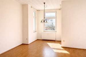 2 1/2 Raum Wohnung mit separater Gästewohnung und Treppenlift