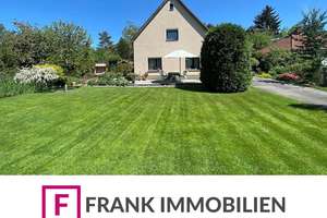 FRANK IMMOBILIEN - Grundstück mit Potential im beliebten Blumenviertel ! Bebaubar:  GRZ 0,4 / GFZ0,4