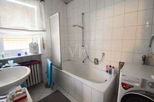 Solide Investition in gefragter Lage: Mehrfamilienhaus mit Garten in zentraler Lage von Volkach – Die vollständige Adresse der Immobilie erhältst du vom Anbieter., 97332 Volkach – Vorschaubild 4