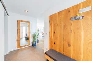 Luxus am Ufer: Villa mit unverbautem Fernblick – Die vollständige Adresse der Immobilie erhältst du vom Anbieter., 91352 Hallerndorf – Vorschaubild 2