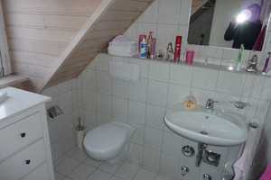 Gemütliche 2 ZKB DG Wohnung mit Balkon, EBK und Tiefgaragenstellplatz – Winkelweg 52, 85055 Ingolstadt – Vorschaubild 2
