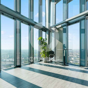 Arbeiten über den Dächern Münchens - combine Transaction