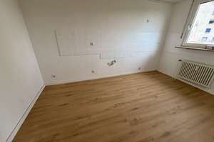 Renovierte 4-Zimmer-Dachgeschosswohnung mit Dachterrasse in Erlangen-Frauenaurach – Die vollständige Adresse der Immobilie erhältst du vom Anbieter., 91056 Frauenaurach, Erlangen – Vorschaubild 6