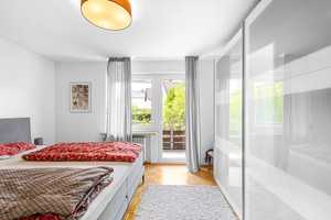 Ihr neues Zuhause in Ziegetsdorf - Modernisiertes Zweifamilienhaus mit Gartenparadies und PV-Anlage! – Regensburg – Vorschaubild 24