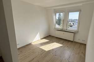 Lichtdurchflutetes Maisonette-Highlight: 3 Zimmer mit neuem Boden & Einbauküche – Höfener Straße 18, 90763 Südstadt Industriegebiet, Fürth – Vorschaubild 7