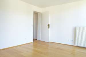 Wohnen in München-Bogenhausen – Doppelhaushälfte mit Hobbyraum, Au-pair-Bereich und Einzelstellplatz – 81769 Altbogenhausen, München – Vorschaubild 19