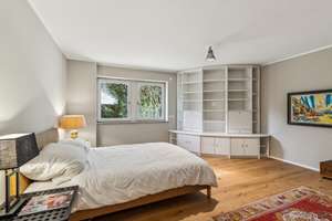 Luxuriöse 4-Zimmerwohnung in villenähnlicher Wohnlage mit großem umlaufenden Garten in Nymphenburg – Die vollständige Adresse der Immobilie erhältst du vom Anbieter., 80639 Nymphenburg, München – Vorschaubild 7