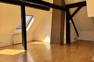 Moderne DG-Wohnung 98 qm, luftiges Wohnzimmer – Alsenplatz 3, 45138 Huttrop, Essen – Vorschaubild 3