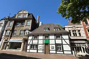 INVESTOREN AUFGEPASST: 3 HÄUSER MIT 6 WOHNUNGEN, 2 LADENLOKALEN UND RESTAURANT !!! – Hagen – Vorschaubild 1