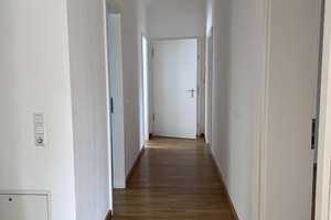 4 Zimmer Dachwohnung mit EBK und Westbalkon – Die vollständige Adresse der Immobilie erhältst du vom Anbieter., 80935 Lerchenau-Ost, München – Vorschaubild 6