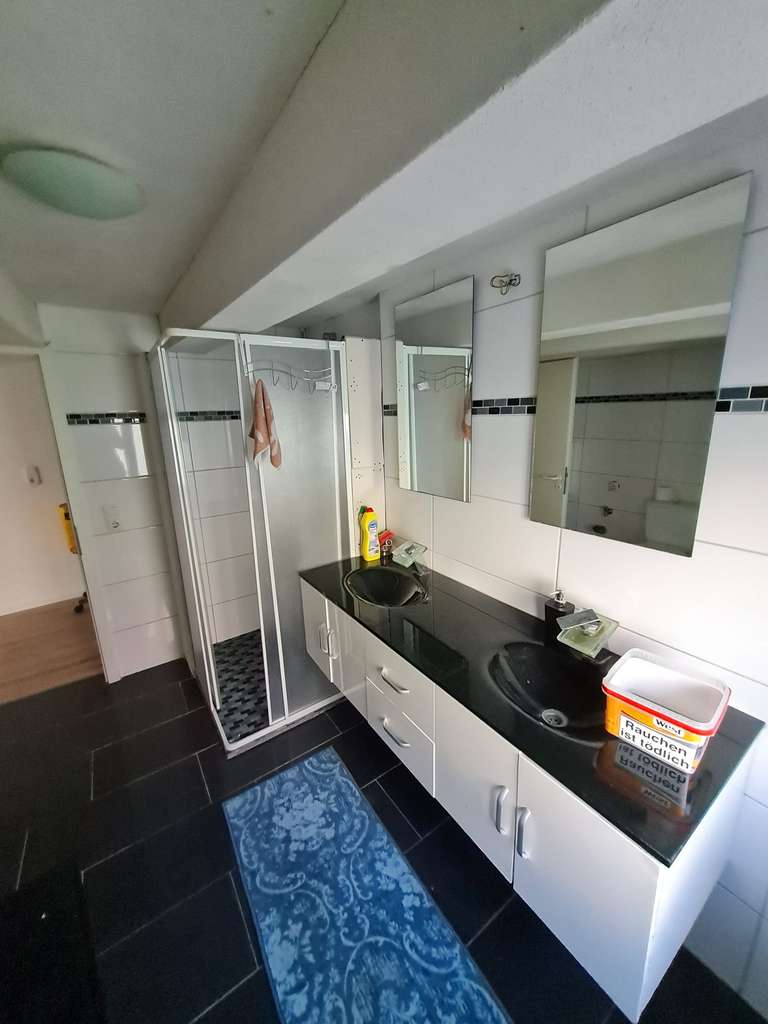 Immobilie in Laichingen - Attraktives Doppelhaus/Doppelhaushälfte mit Einliegerwohnung in zentraler Lage von Laichingen 105 m2 - Bild 3