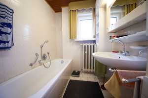 Urlaubsfeeling! Haus mit Wintergarten, riesiger Schwimm- und Fitnesshalle in Neuenhasslau! – Main-Kinzig-Kreis – Vorschaubild 27