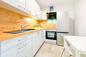 Charmante 2-RW* 1. OG* frisch saniert* EBK* moderne Möblierung* TG-SP* Süd-Balkon & Terrasse* Aufzug – Schandauer Straße 23 c, 1309 Striesen-West, Dresden – Vorschaubild 1