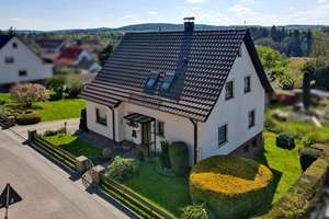 Freistehendes EFH in Mühlhausen mit großem Garten, Garagen und weiterem Baupotenzial – Die vollständige Adresse der Immobilie erhältst du vom Anbieter., 75233 Tiefenbronn – Vorschaubild 3