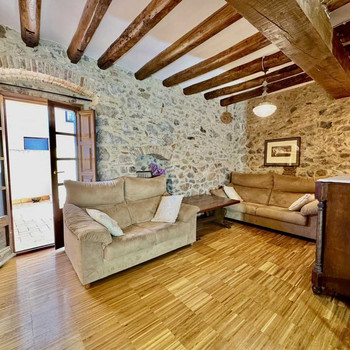 RENOVIERTES DORFHAUS ZU VERKAUFEN IN TORROELLA DE MONTGRÍ