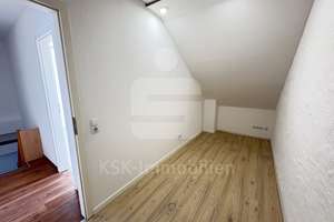 Wohnen auf zwei Ebenen – 4-Zimmer-Maisonettewohnung mit sonnigem Balkon. – Die vollständige Adresse der Immobilie erhältst du vom Anbieter., 51103 Höhenberg, Köln – Vorschaubild 8