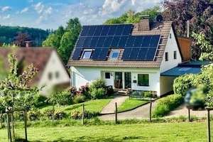 Exklusives Einfamilienhaus für komfortables und naturnahes Wohnen – Die vollständige Adresse der Immobilie erhältst du vom Anbieter., 58507 Lüdenscheid – Vorschaubild 1