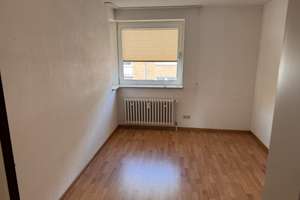 Zentral gelegene 3,5-Zimmer-Wohnung mit Balkon und grünem Ausblick – Robert-Koch-Straße 31, 45879 Altstadt, Gelsenkirchen – Vorschaubild 17