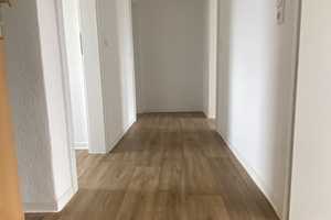 3-Zimmer-Wohnung mit Balkon in zentraler Lage – Stadionstraße 3, 39218 Salzlandkreis – Vorschaubild 4