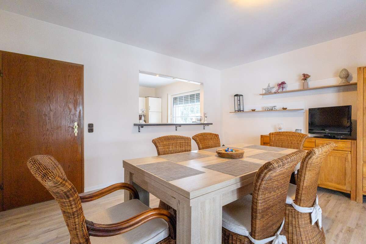 Immobilie in Großefehn - Großzügiges Einfamilienhaus mit Garage und unverbautem Blick - Bild 16