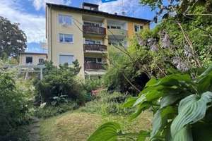 Stadtnah wohnen im Grünen - besonderes MFH mit Seele und
Entwicklungspotenzial