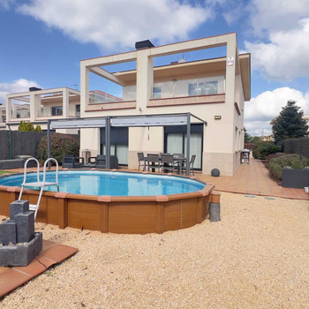 Freistehendes Haus mit 500 m² Garten, sehr gut erhalten, in der Nähe von Girona