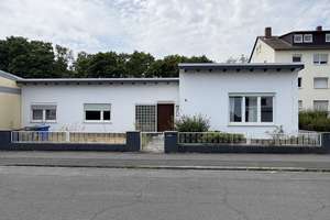 Viel Platz für Ihre Wohnträume – Bungalow mit Ausbaupotenzial und großem Grundstück