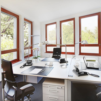 Modern möblierte Büroräume mit Sekretariatsservice