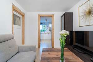 Einzigartiges Top-saniertes Reihenmittelhaus mit kleinem Garten. – Die vollständige Adresse der Immobilie erhältst du vom Anbieter., 2826 Südstadt, Görlitz – Vorschaubild 2