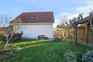 Dr. Lehner Immobilien NB
Schmucke Doppelhaushälfte mit Landidylle bei Neubrandenburg – Mecklenburg-Strelitz (Kreis) – Vorschaubild 3