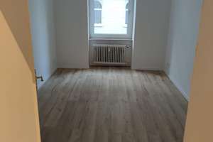 Kernsanierte 2-Zimmer-Altbauwohnung mit neuer Einbauküche und Designerbad – Wittensteinstraße 140, 42285 Barmen, Wuppertal – Vorschaubild 4