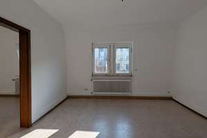 3-Zimmer-Dachgeschosswohnung in guter Lage von Stuttgart-Süd – Die vollständige Adresse der Immobilie erhältst du vom Anbieter., 70199 Heslach, Stuttgart – Vorschaubild 2