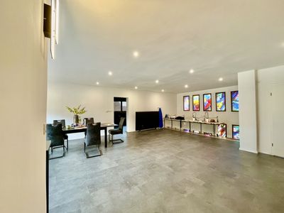 Großzügiges Zweifamilienhaus mit Sauna, Garten und Top-Mieteinnahmen
