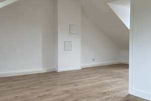 *** Frisch renovierte 2-Zimmer-Dachgeschosswohnung mit einer EBK - günstig & zentral *** – Sattlerstr 4, 42105 Elberfeld, Wuppertal – Vorschaubild 11