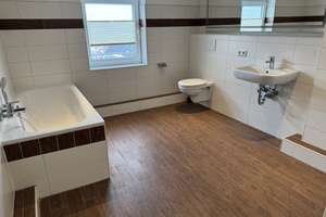 Anfragen NUR per E-Mail. Penthouse - Dachterrasse - Fahrstuhl - Kaminofen - EBK - Brhv. – Hafenstr. 188, 27568 Lehe, Bremerhaven – Vorschaubild 13