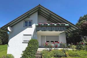 Großzügiges Zweifamilienhaus mit zwei Garagen in idyllischer Landlage in Argenbühl – 88260 Argenbühl – Vorschaubild 3