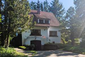 Wohnhaus mit Garage und Garten zu verkaufen! – Die vollständige Adresse der Immobilie erhältst du vom Anbieter., 95663 Mainleus – Vorschaubild 1