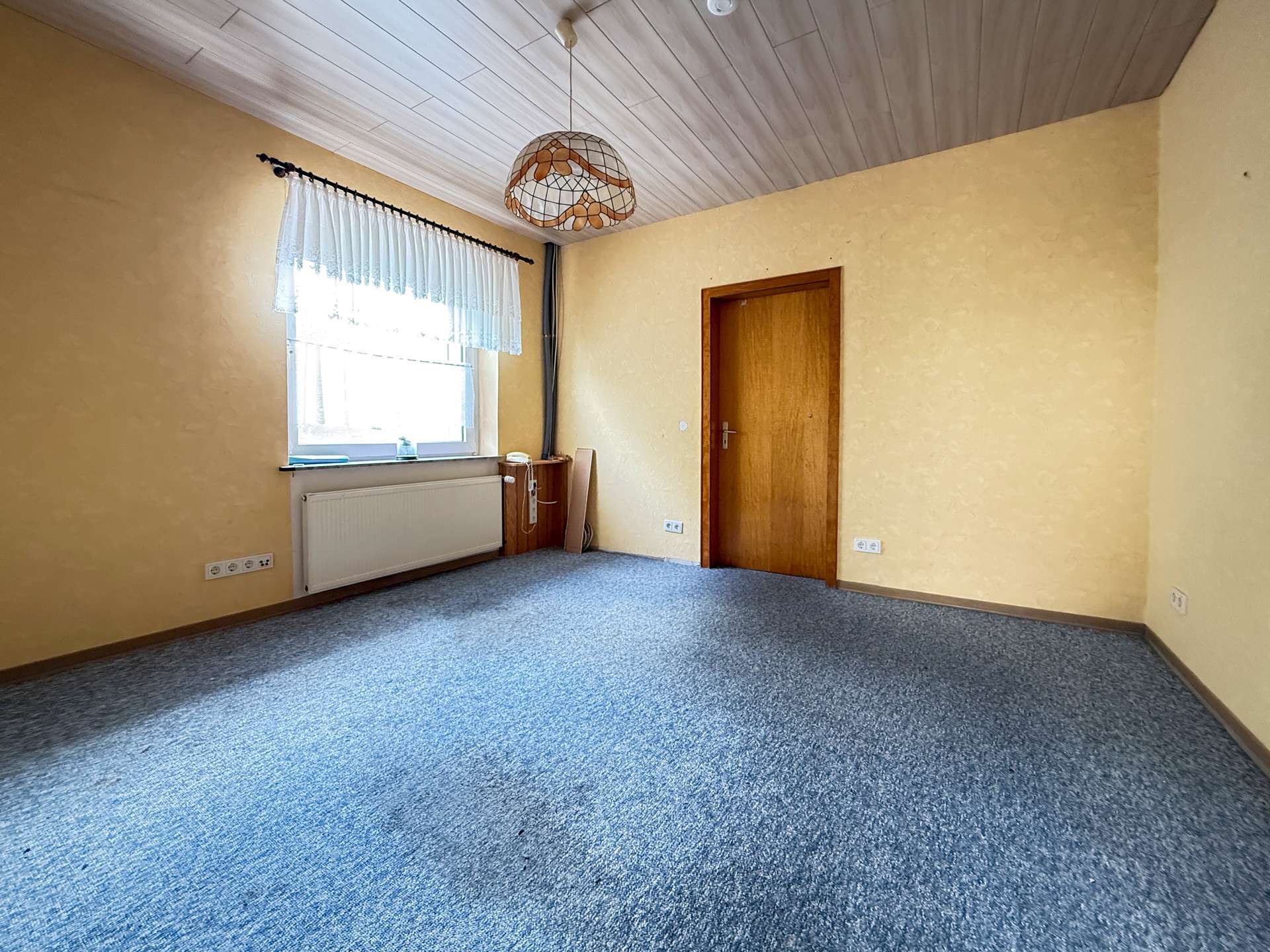 Immobilie in Herdorf - Viel Platz für die Familie – großzügiges Einfamilienhaus mit Wintergarten, Pool und zwei Garagen! - Bild 9